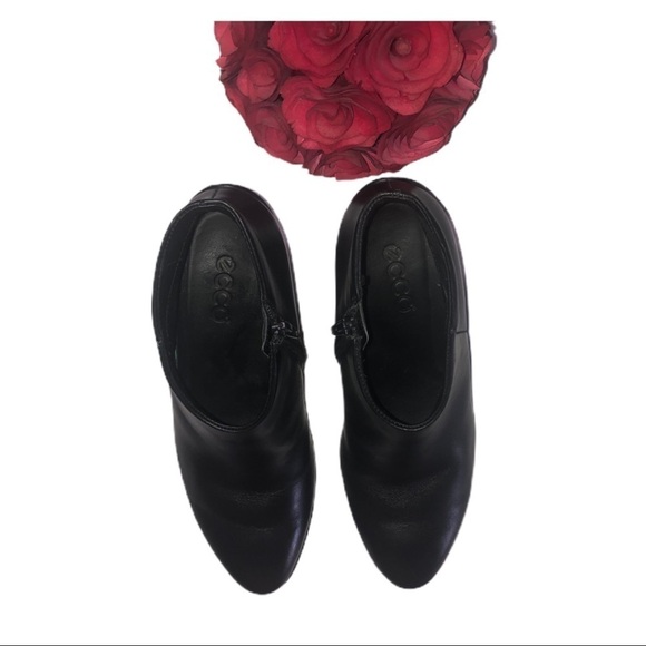 ECCO NWOB Ankle Bootie - Picture 6 of 10